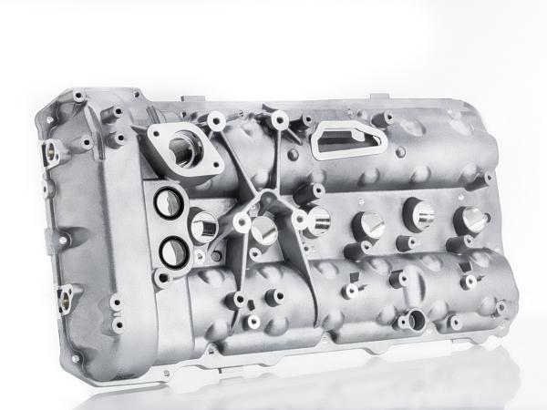 Bentley V12 engine cover right.jpg
